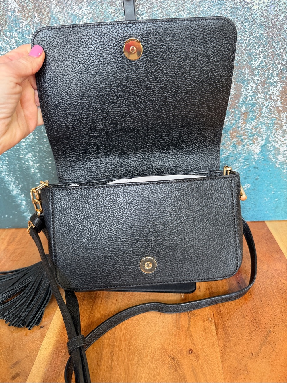 Tory Burch Quiet Luxury 2010’s Thea Pebbled Leather Flap Crossbody Black EUC - Picture 5 of 14